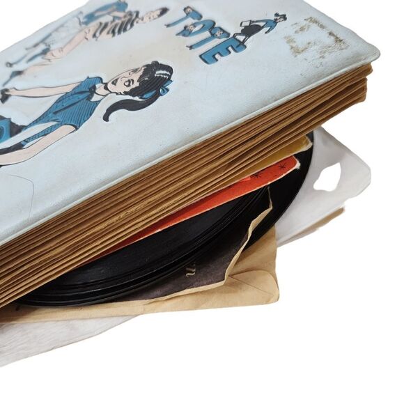 Vintage Record Tune Tote Full of 45s Disney Decca Kids Music - Picture 2 of 8